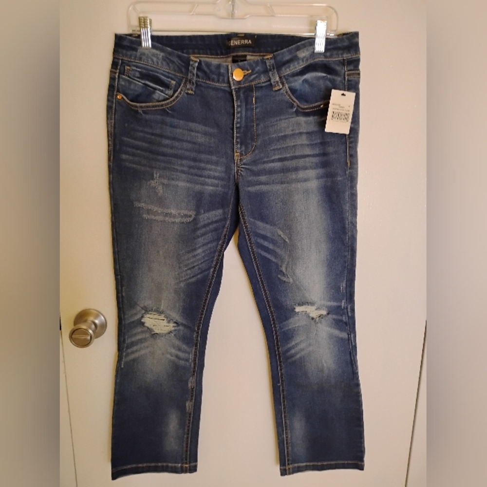 Generra Women's  Cropped Jeans in Dark Blue